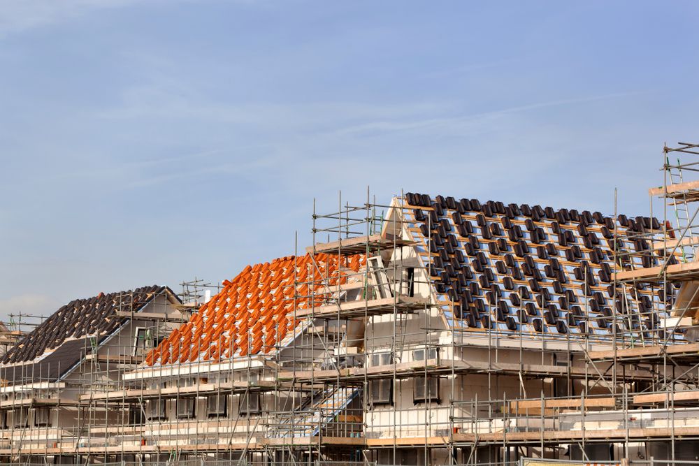 Nieuwbouw woningen met nieuwe dakpannen